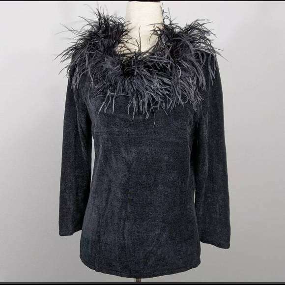 NWT Valerie Stevens Cheyenne Soft Sweater with detachable feather collar! - Picture 1 of 7